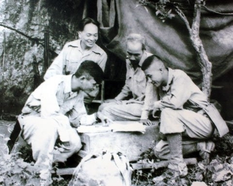 Anh Văn, người duy nhất xứng phong nguyên soái