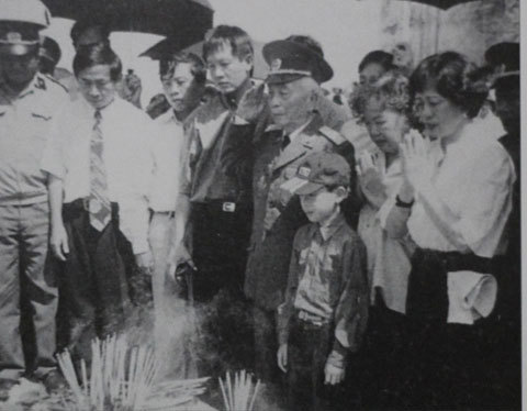 Hai người phụ nữ phía sau vị Tướng huyền thoại