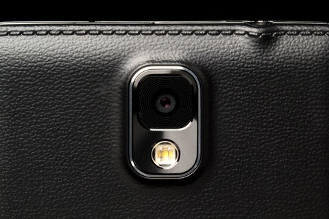 Camera của Galaxy S5 nhạy sáng gấp 8 lần S4