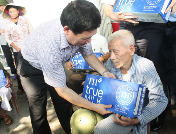TH True Milk tặng 40.000 ly sữa cho người dân vùng lũ