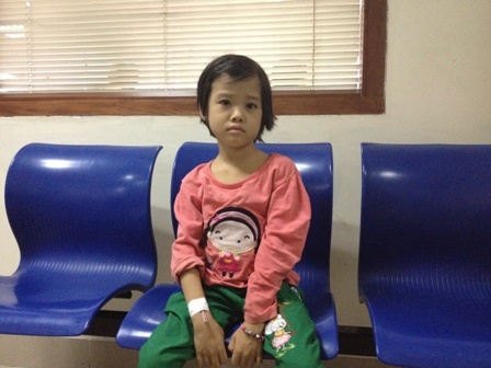 Không tiền, bố bắt mẹ đưa con về nhà lo hậu sự