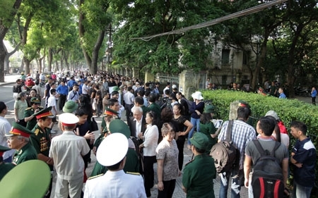 Thời sự trong ngày: Viếng Đại tướng