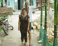 Cuộc tình kỳ lạ của kỹ sư tin học Mỹ và cô gái Việt