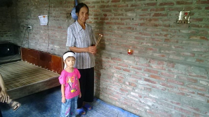 Xin cưu mang bé gái 5 tuổi mồ côi cả cha lẫn mẹ