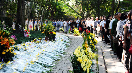 Lễ viếng Đại tướng kéo dài đến 21h