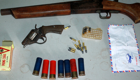 Triệt xóa ổ nhóm dùng súng làm luật trên Quốc lộ 10