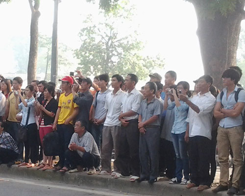 'Chúng tôi đợi đến khi mô cũng được'