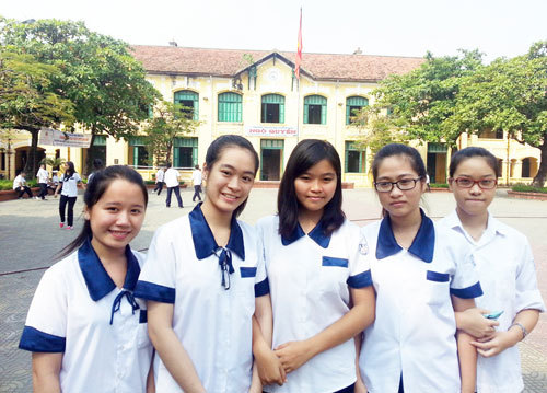 Ngọc Trinh, Bà Tưng và 'căn bệnh lệch chuẩn'