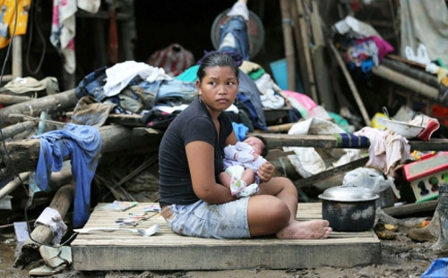 Bão Nari phá nát bắc Philippines trước khi vào Việt Nam