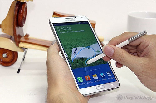 Nên chọn HTC One Max, Note 3, hay Z Ultra?