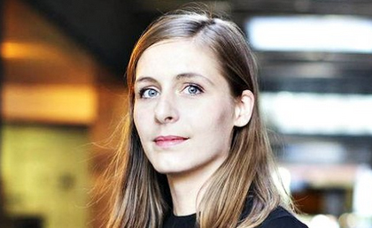 Nữ tác gia 28 tuổi đoạt giải Man Booker 2013