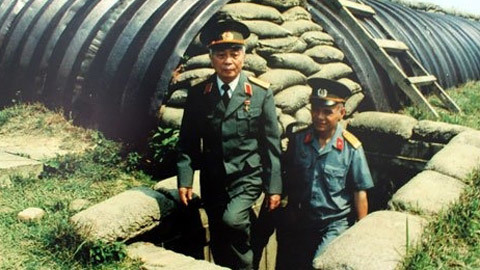 Chuyến thăm Điện Biên Phủ xúc động của Đại tướng năm 2004