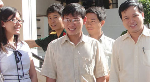 Bất nhất học phí đào tạo tiến sĩ bằng ngân sách