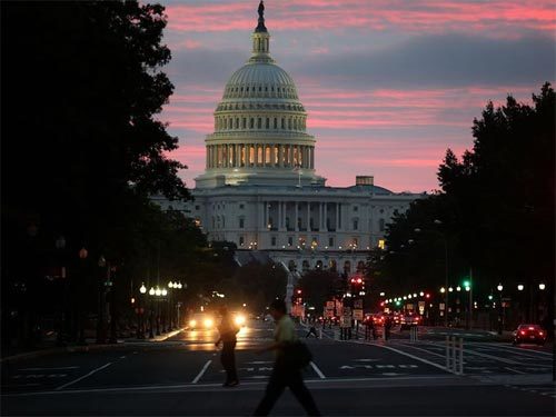 16 ngày chính phủ đóng cửa, Mỹ mất bao nhiêu tiền?