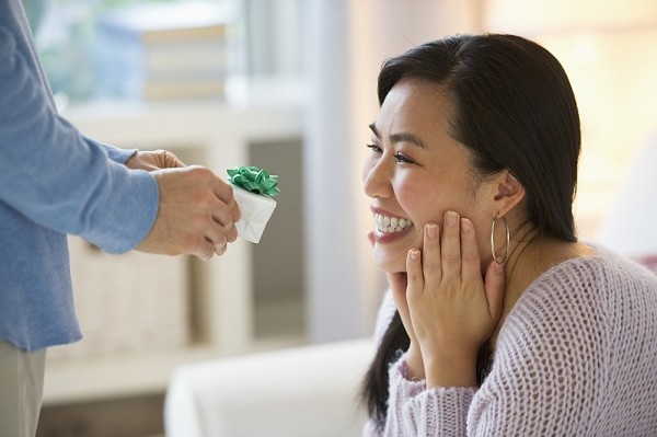 Chồng và những món quà 20/10 “có 1 không 2”