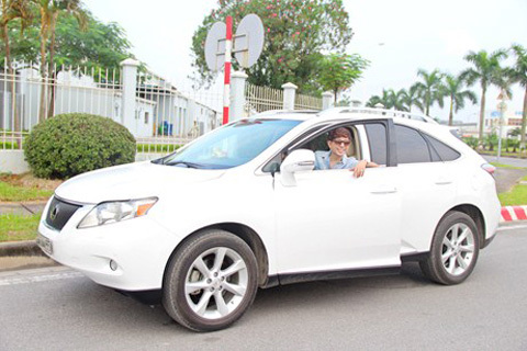 Long Nhật được 'người tình' đại gia tặng siêu xe 4 tỷ