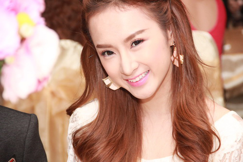 Phương Trinh:''Đại gia vẫn muốn bỏ 20 ngàn đô để gặp tôi''