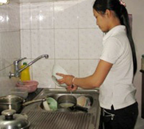 Nữ sinh làm ô sin kiếm gần 10 triệu/tháng