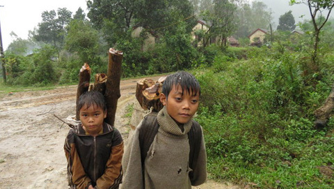 Nhói lòng trước cảnh đồng bào Rục bị lũ cô lập suốt 60 ngày