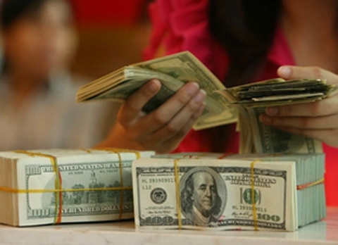 Giữ tiền đồng hay ngoại tệ?