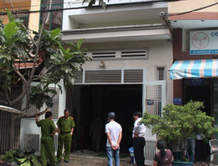 Tỷ phú tạt axít vợ rồi tự thiêu trong căn nhà 3 tầng