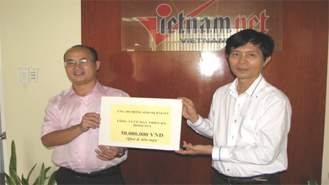 Chia sẻ với đồng bào miền Trung