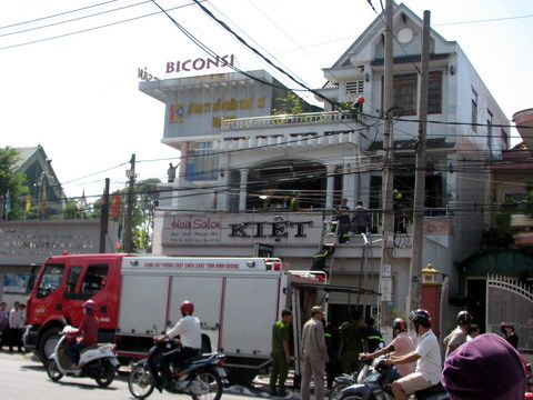 Cụ bà suýt chết cháy vì con khóa trái cửa