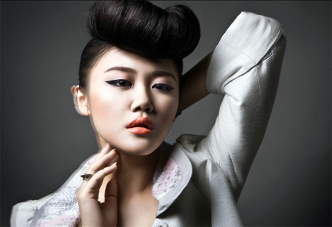 Văn Mai Hương hát với quán quân The Voice Hong Kong