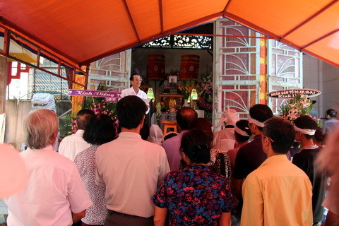 Lá đơn kêu cứu cuối cùng của tỉ phú tự thiêu