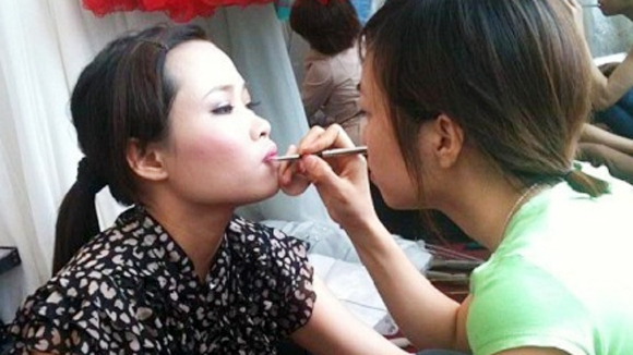 Cho thuê mặt, tóc, body... sinh viên nhàn nhã kiếm tiền
