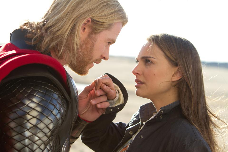 Natalie Portman cho bạn diễn hai cái tát