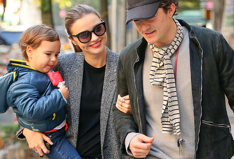 Orlando Bloom và Miranda Kerr tươi cười xuất hiện sau ly hôn