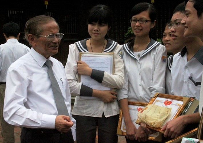 Biến tướng sai lạc của sử học trong nhà trường