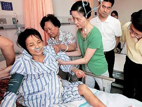 Những ca tự phẫu thuật rùng rợn nhất