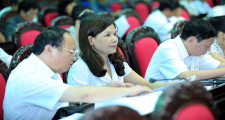 Tham nhũng sờ sờ mà không xử, dân không tin