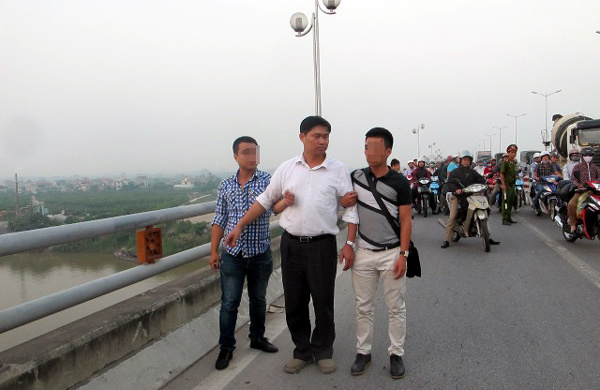 Toàn cảnh vụ bác sĩ ném xác bệnh nhân