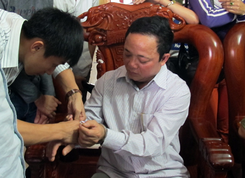 Chuyện 'hiển linh' nực cười của nhà ngoại cảm 'cậu Thủy'