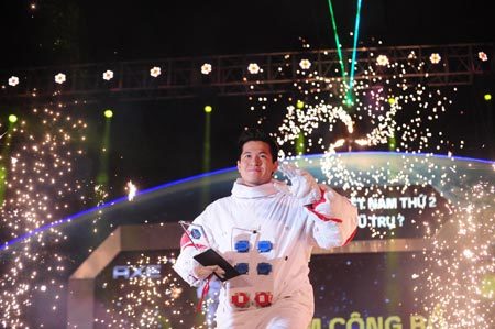 Chàng trai Việt đến Mỹ tìm ‘vé vàng’ bay vào vũ trụ