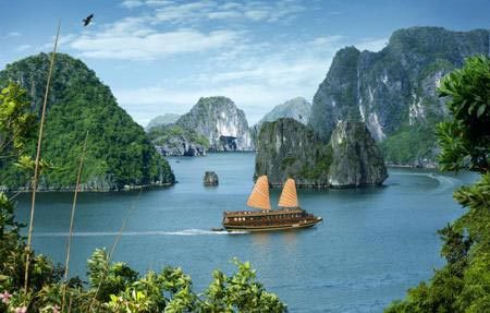 Năm 2015, 8 triệu lượt du khách đến Quảng Ninh