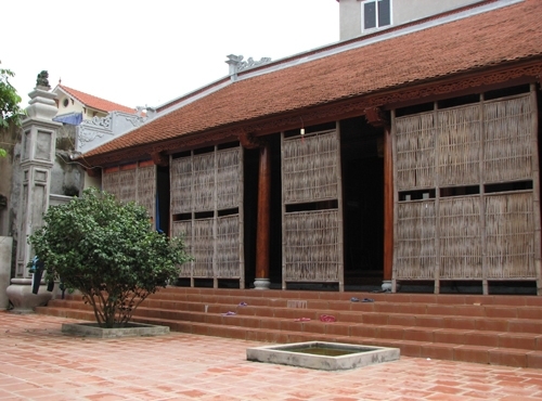 Lão nông gàn dở chơi nhà cổ tiền tỷ