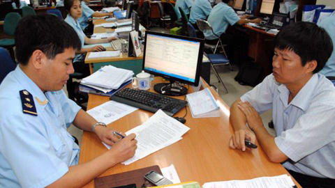 DN vẫn chê thủ tục hải quan chậm trễ