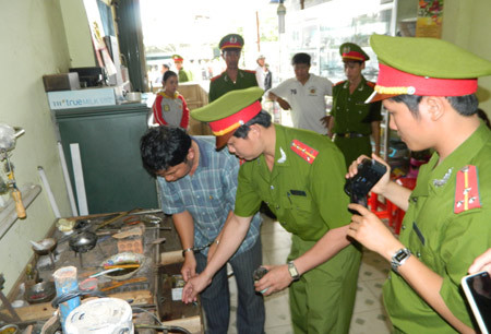 Thủ đoạn làm vàng giả đóng nhãn hiệu vàng uy tín