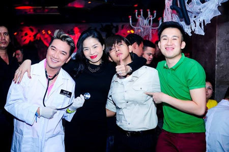 Mr.Đàm lên tiếng về scandal mặc áo bác sỹ Cát Tường