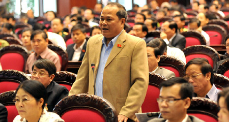 Đừng để 'quả đấm thép' EVN tan chảy