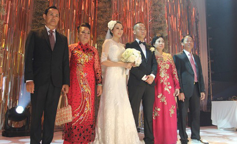 Có dâu đẹp, nhà chồng Ngọc Thạch liên tiếp gặp hên