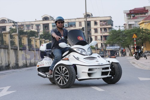 Thợ sửa xe máy chế siêu mô tô 3 bánh giá rẻ