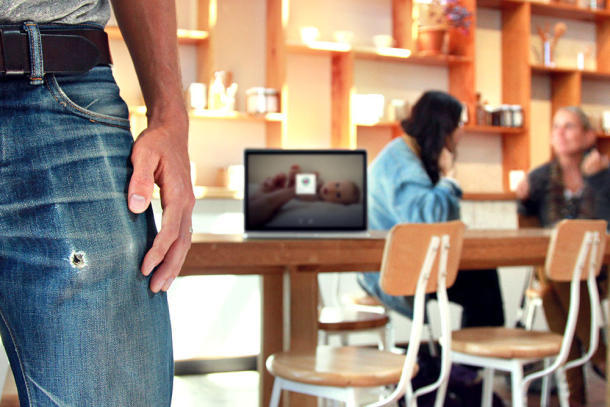 Mở khóa máy Mac bằng cách gõ vào iPhone