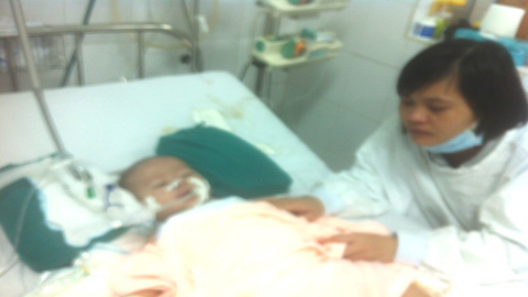 Nước mắt lặng thầm của người mẹ có con bệnh tim