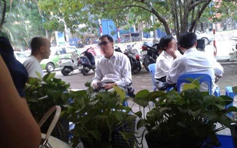 Góc khuất cà phê đồng tính ở Hà Nội