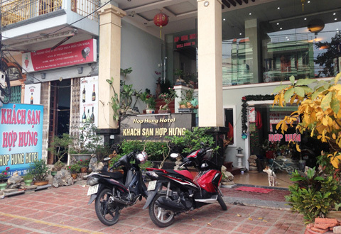 Quảng Ninh: Nổ ở khách sạn làm rúng động cả khu dân cư